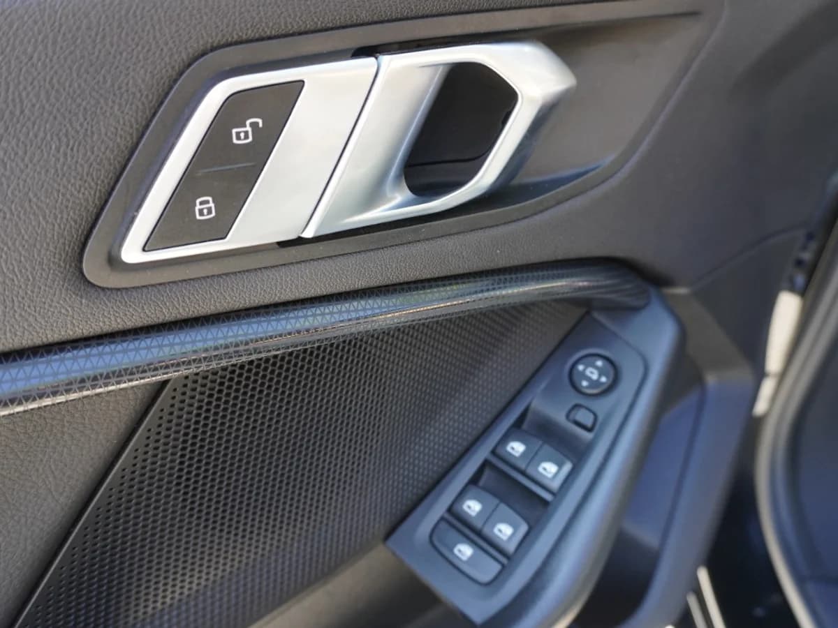 BMW 118 Dynamic 2.0 2021 EXCELENTE ESTADO - Imagen 23