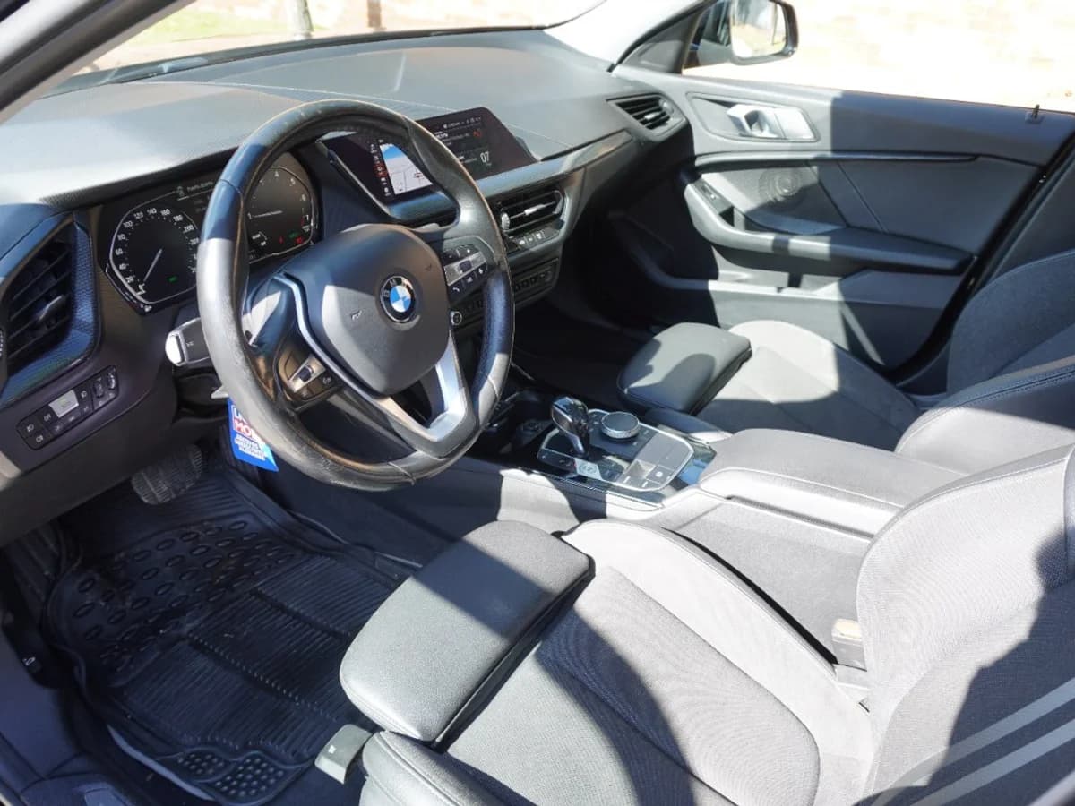 BMW 118 Dynamic 2.0 2021 EXCELENTE ESTADO - Imagen 20