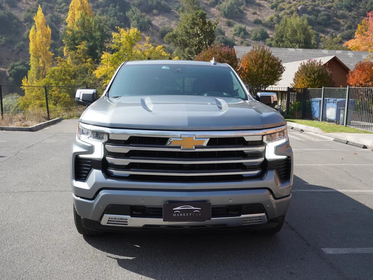 Chevrolet Silverado High Country 3.0 Año 2023 - Imagen 2