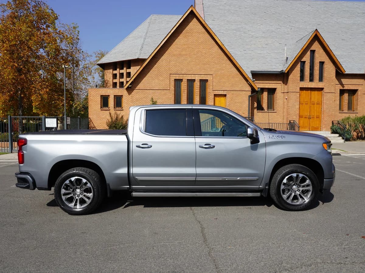 Chevrolet Silverado High Country 3.0 Año 2023 - Imagen 4