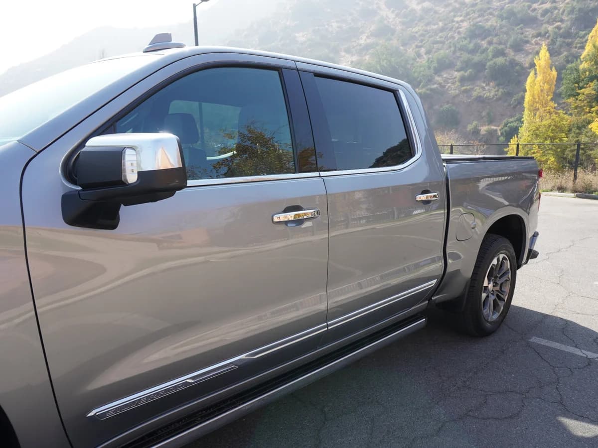 Chevrolet Silverado High Country 3.0 Año 2023 - Imagen 9