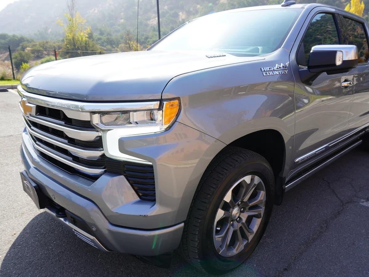 Chevrolet Silverado High Country 3.0 Año 2023 - Imagen 10