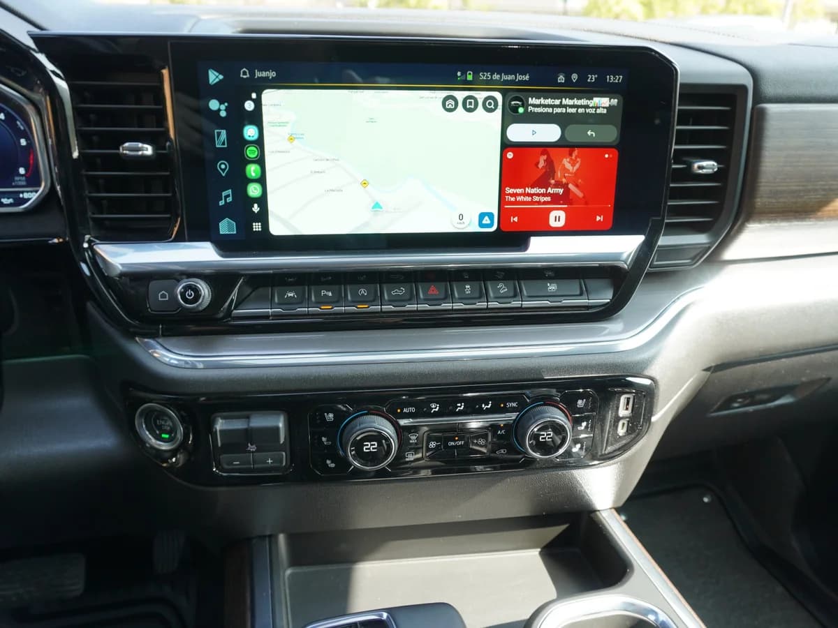 Chevrolet Silverado High Country 3.0 Año 2023 - Imagen 23
