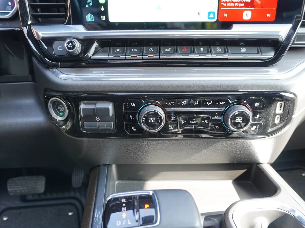 Chevrolet Silverado High Country 3.0 Año 2023 - Imagen 25