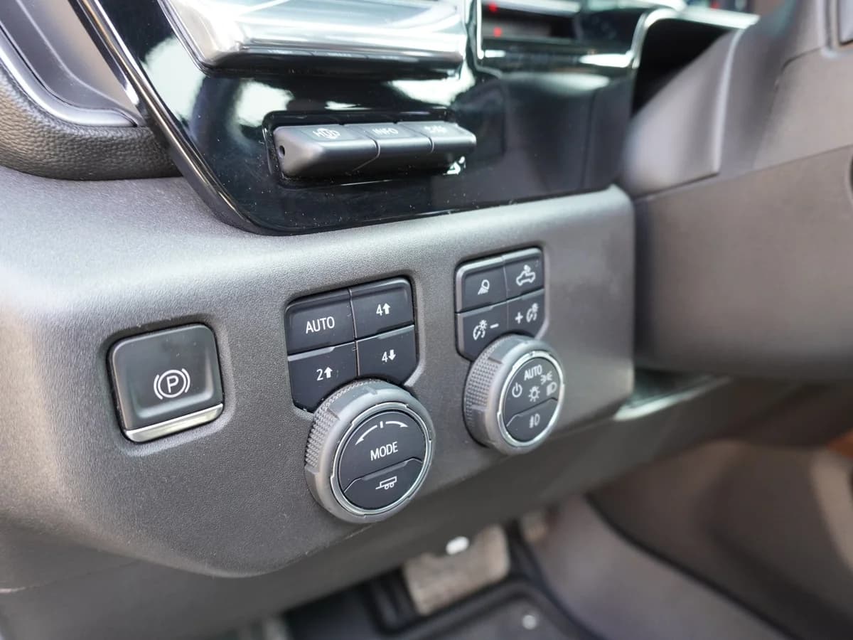 Chevrolet Silverado High Country 3.0 Año 2023 - Imagen 27