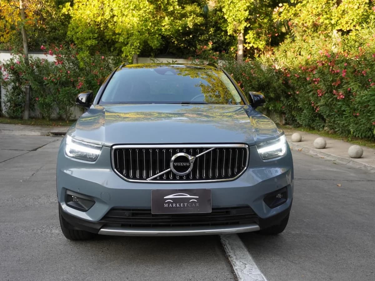 Volvo XC40 T4 Inscription. Año 2022 - Imagen 2
