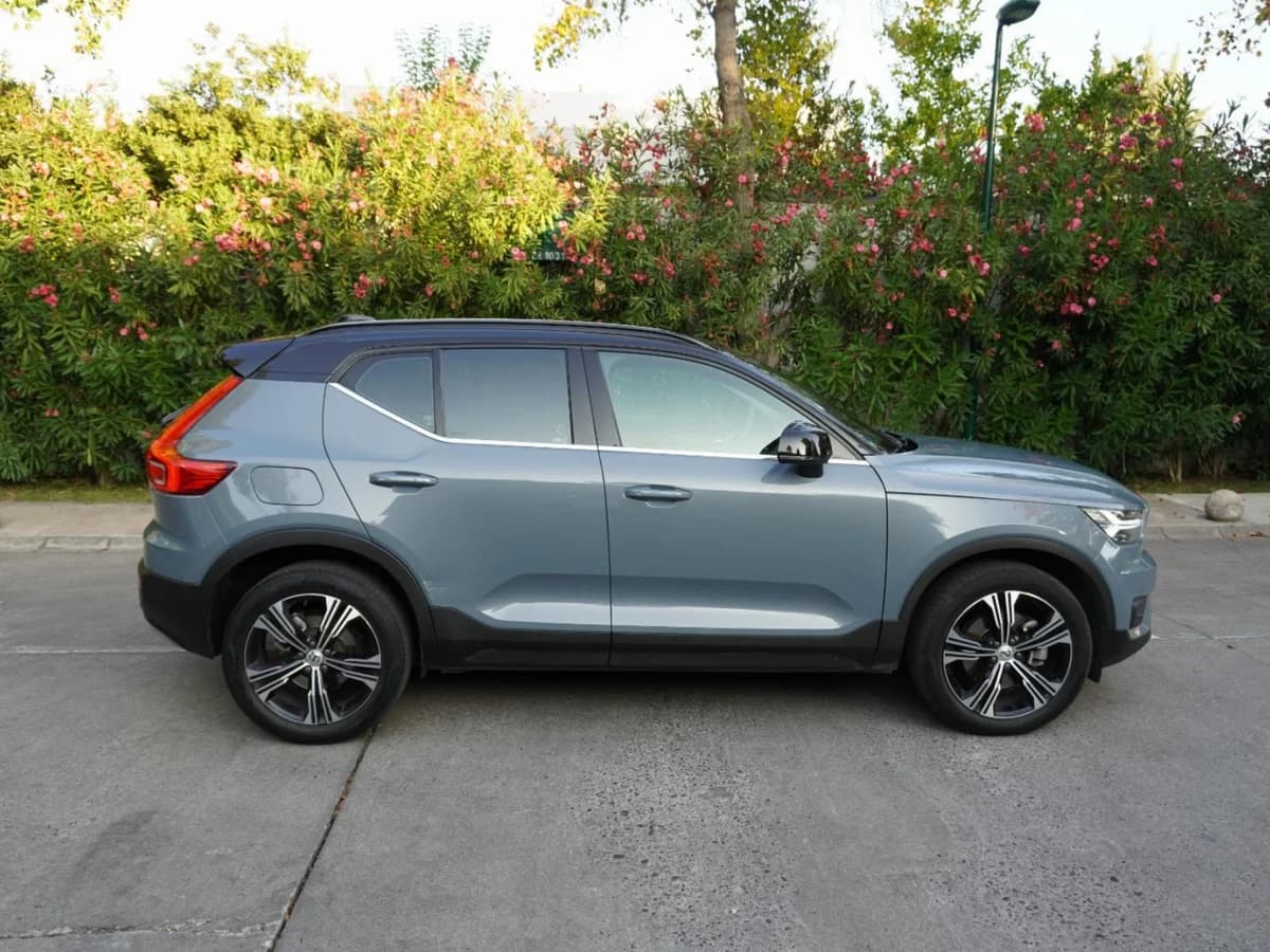 Volvo XC40 T4 Inscription. Año 2022 - Imagen 4