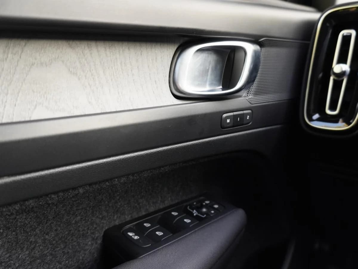 Volvo XC40 T4 Inscription. Año 2022 - Imagen 26