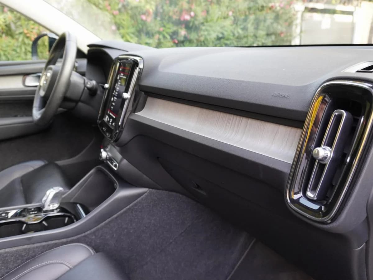 Volvo XC40 T4 Inscription. Año 2022 - Imagen 17
