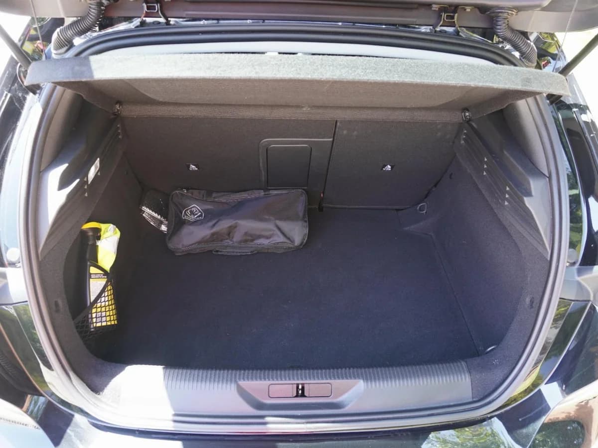 PEUGEOT 308 Allure Pack 1.5 2025 UNICO DUENO - Imagen 12