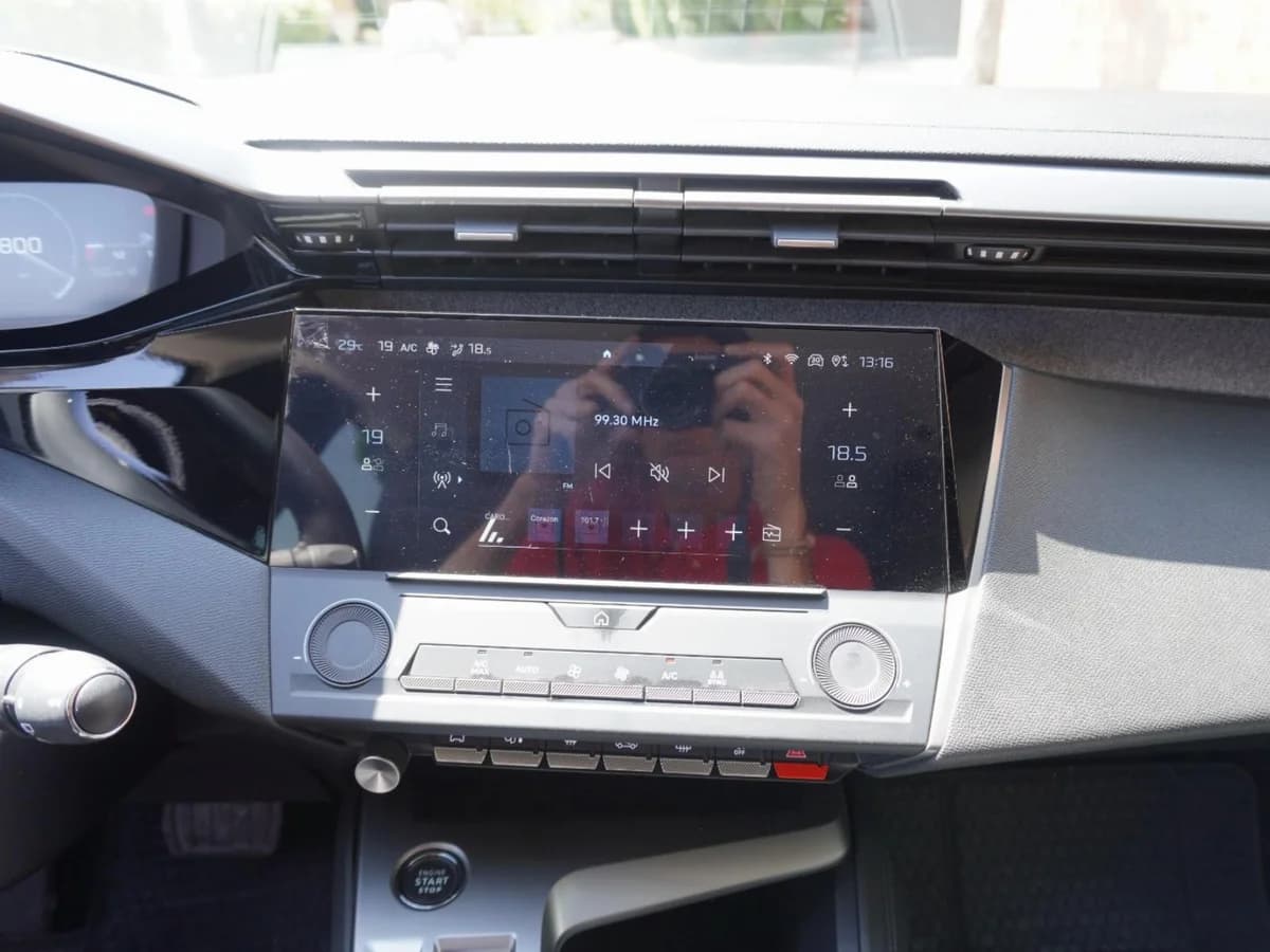 PEUGEOT 308 Allure Pack 1.5 2025 UNICO DUENO - Imagen 19