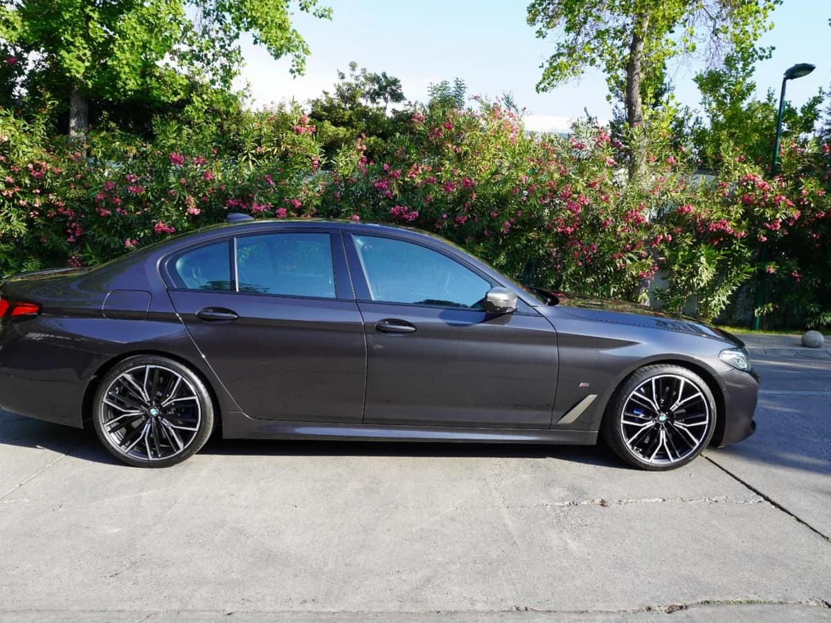 BMW 550 X Drive M Sport 2023 UNICO DUENO - Imagen 4