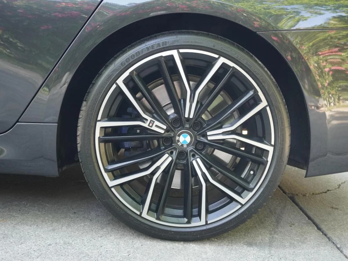 BMW 550 X Drive M Sport 2023 UNICO DUENO - Imagen 27