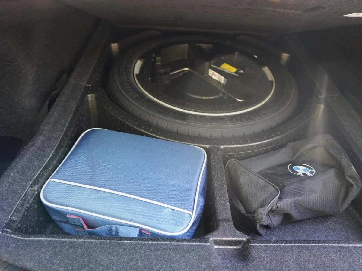 BMW 550 X Drive M Sport 2023 UNICO DUENO - Imagen 26
