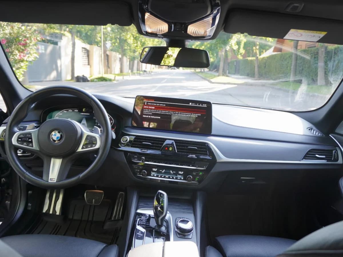BMW 550 X Drive M Sport 2023 UNICO DUENO - Imagen 10