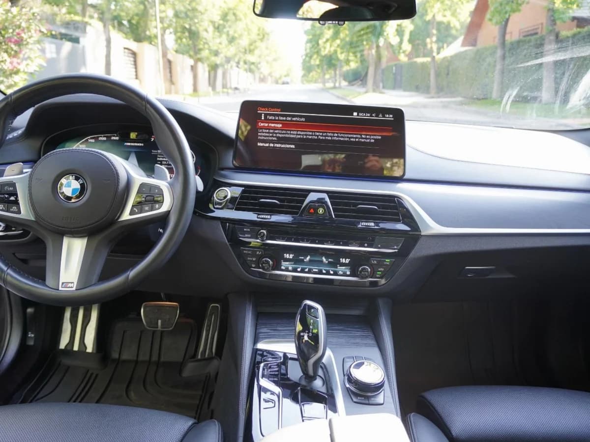 BMW 550 X Drive M Sport 2023 UNICO DUENO - Imagen 13