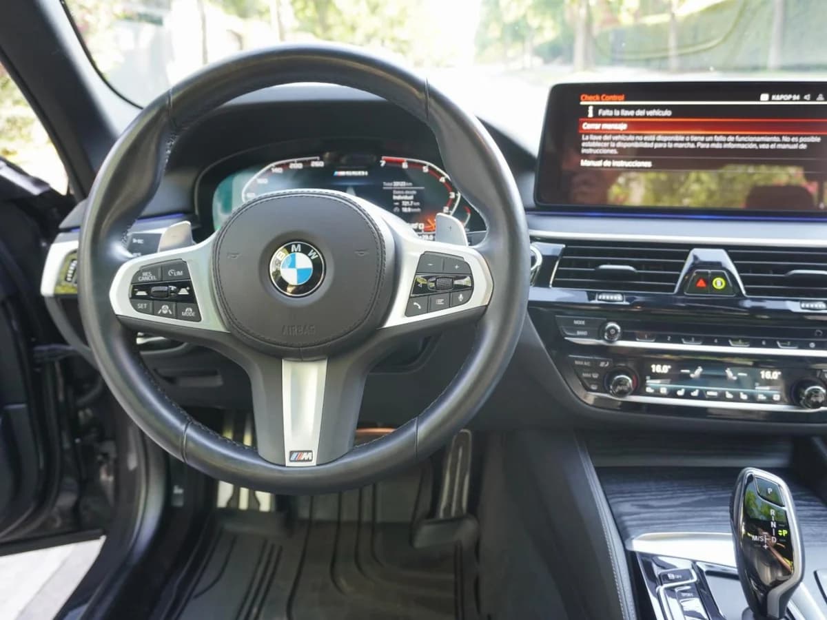 BMW 550 X Drive M Sport 2023 UNICO DUENO - Imagen 14