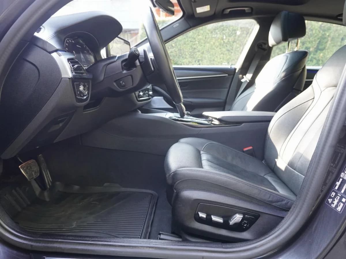 BMW 550 X Drive M Sport 2023 UNICO DUENO - Imagen 24