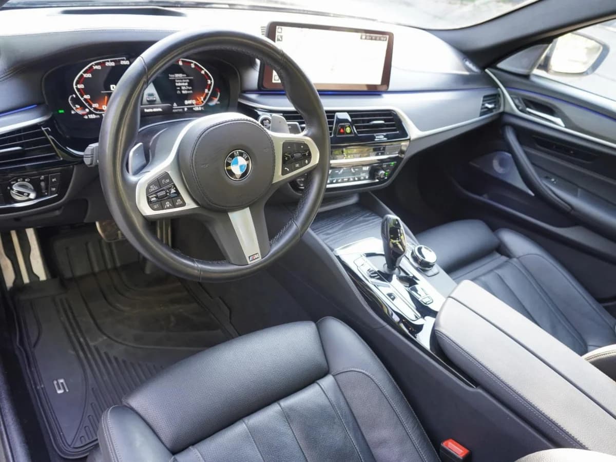 BMW 550 X Drive M Sport 2023 UNICO DUENO - Imagen 11