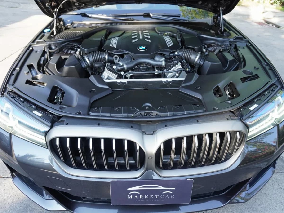 BMW 550 X Drive M Sport 2023 UNICO DUENO - Imagen 29