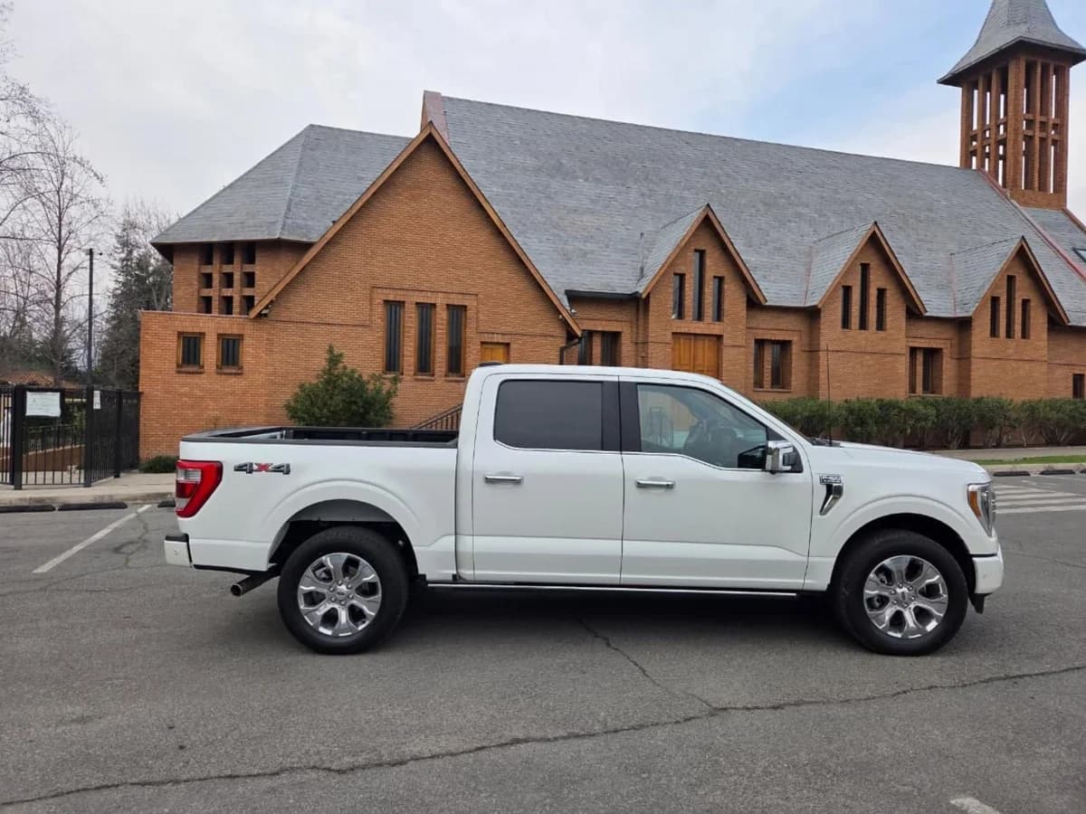 Ford F-150 Platinum 4x4 3.5 Año 2024 - Imagen 4