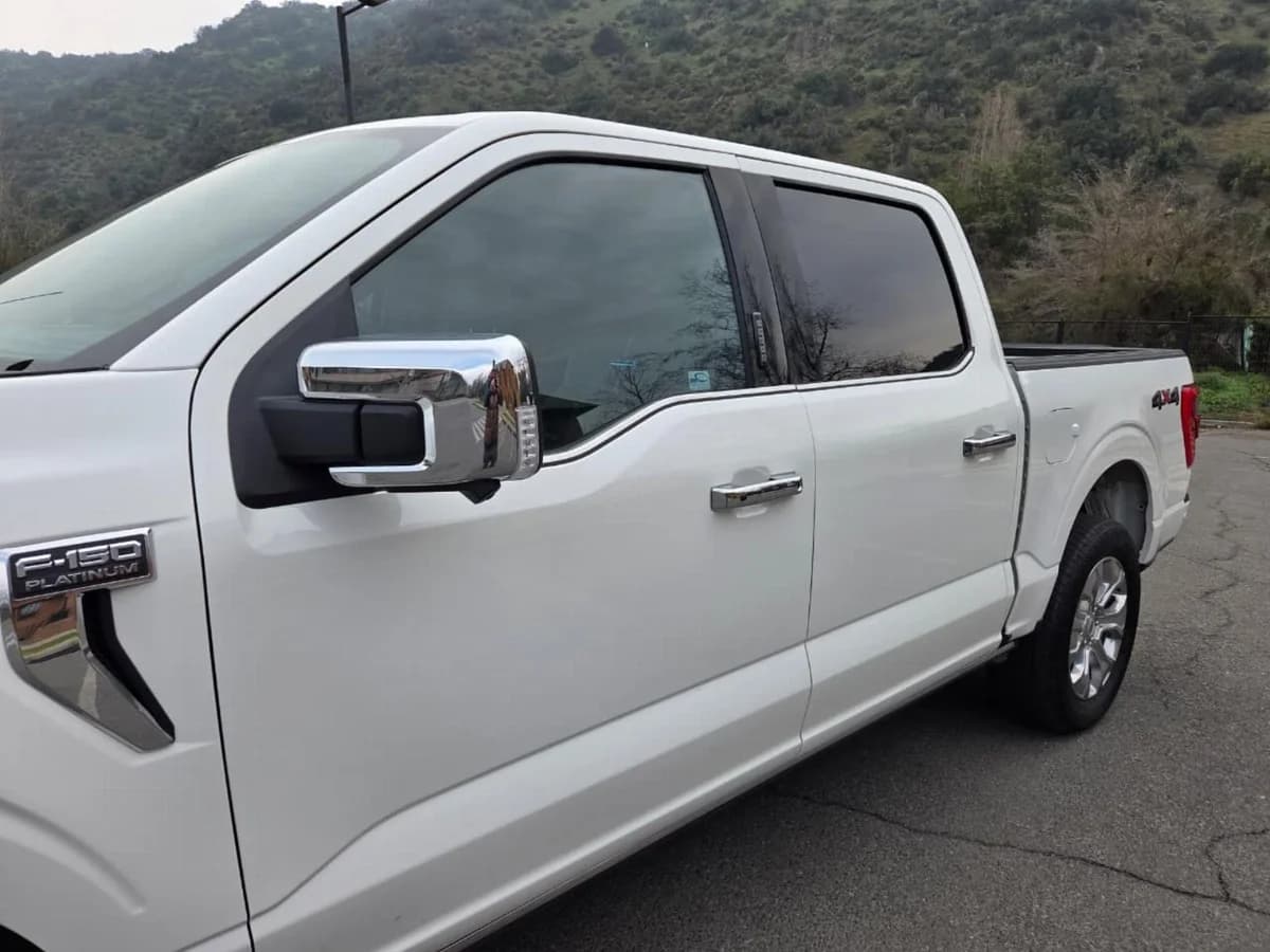 Ford F-150 Platinum 4x4 3.5 Año 2024 - Imagen 9