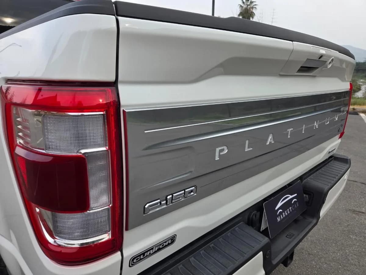 Ford F-150 Platinum 4x4 3.5 Año 2024 - Imagen 19