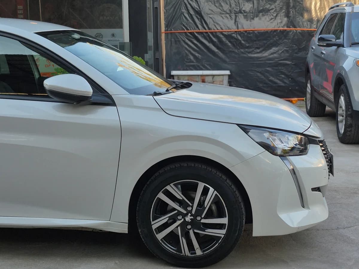 Peugeot 208 - Imagen 3