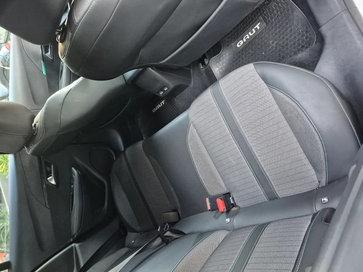 Peugeot 208 - Imagen 11