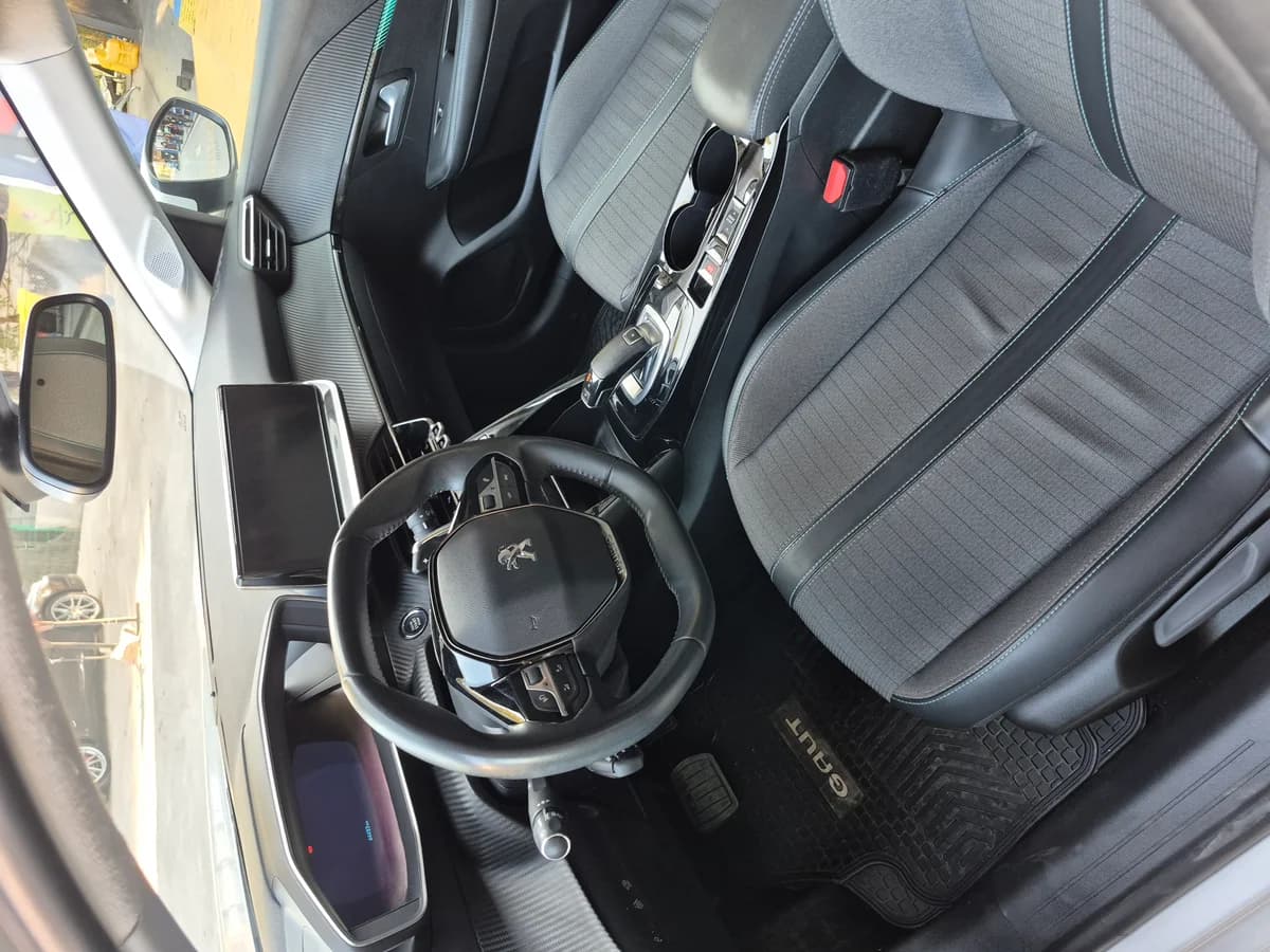 Peugeot 208 - Imagen 14