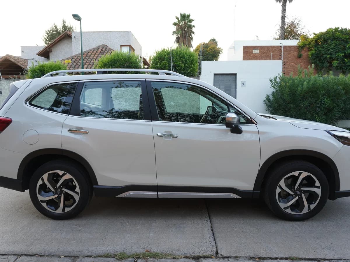 Subaru Forester 2.5 Limited AT 4x4. Año 2022 - Imagen 4