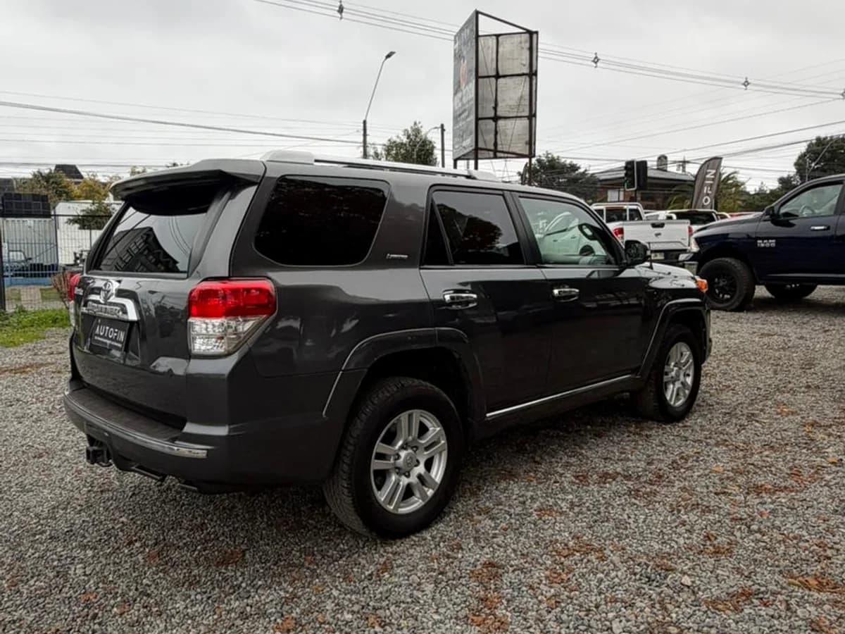 TOYOTA 4RUNNER LIMITED AT 4.0 2011 4x2 - Imagen 16