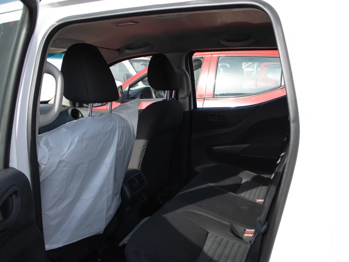 NISSAN Navara SE 4x2 2023 - Imagen 8