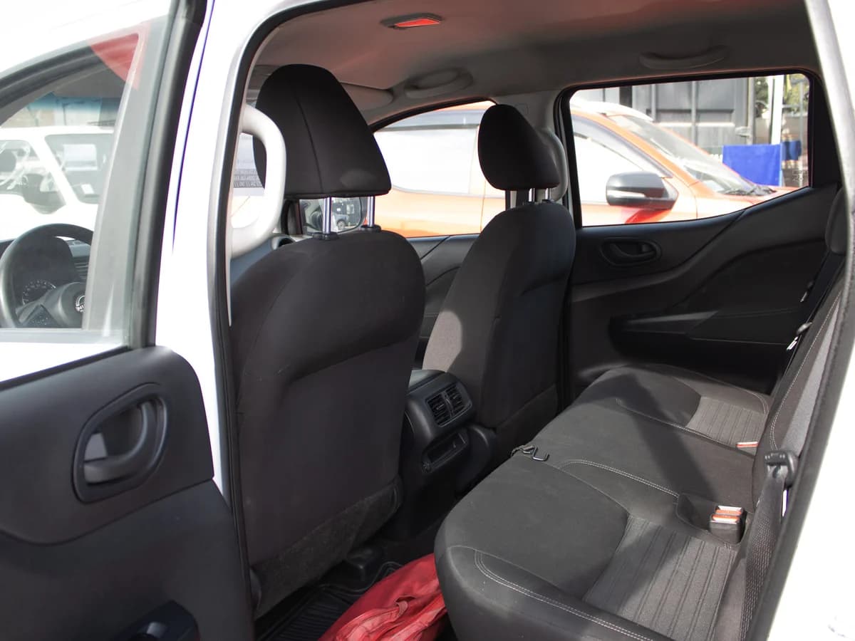 NISSAN Navara SE 4x2 2023 - Imagen 8