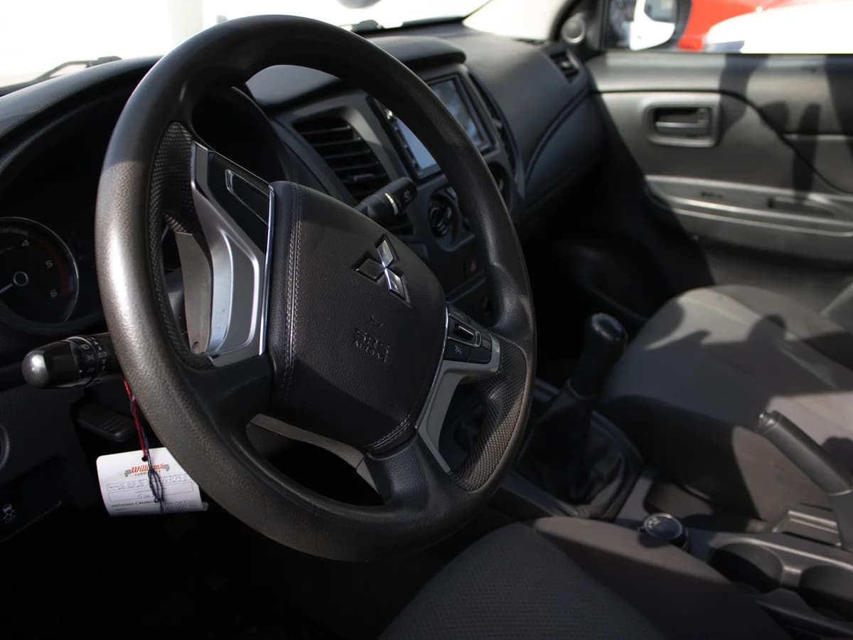 MITSUBISHI L200 4x4 2023 - Imagen 6