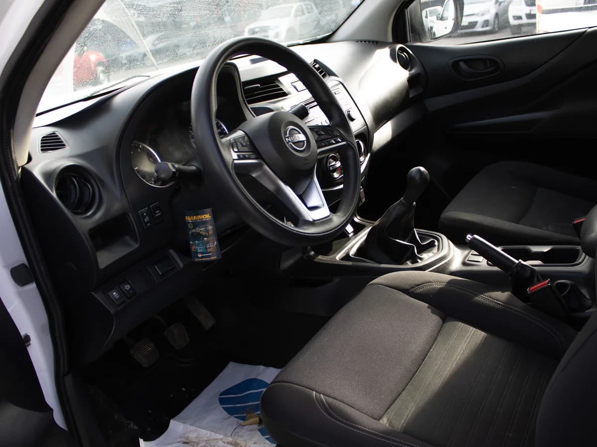 NISSAN Navara 4x2 2023 - Imagen 9