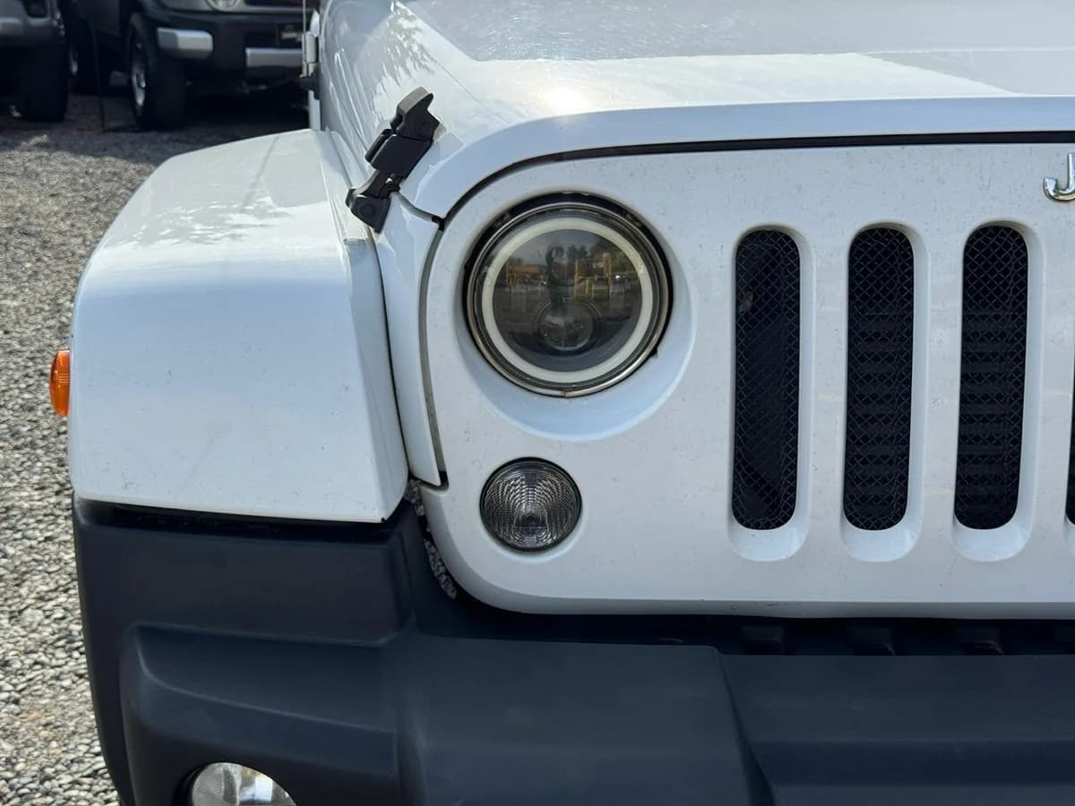 JEEP WRANGLER SAHARA 2.8 AUT - Imagen 3