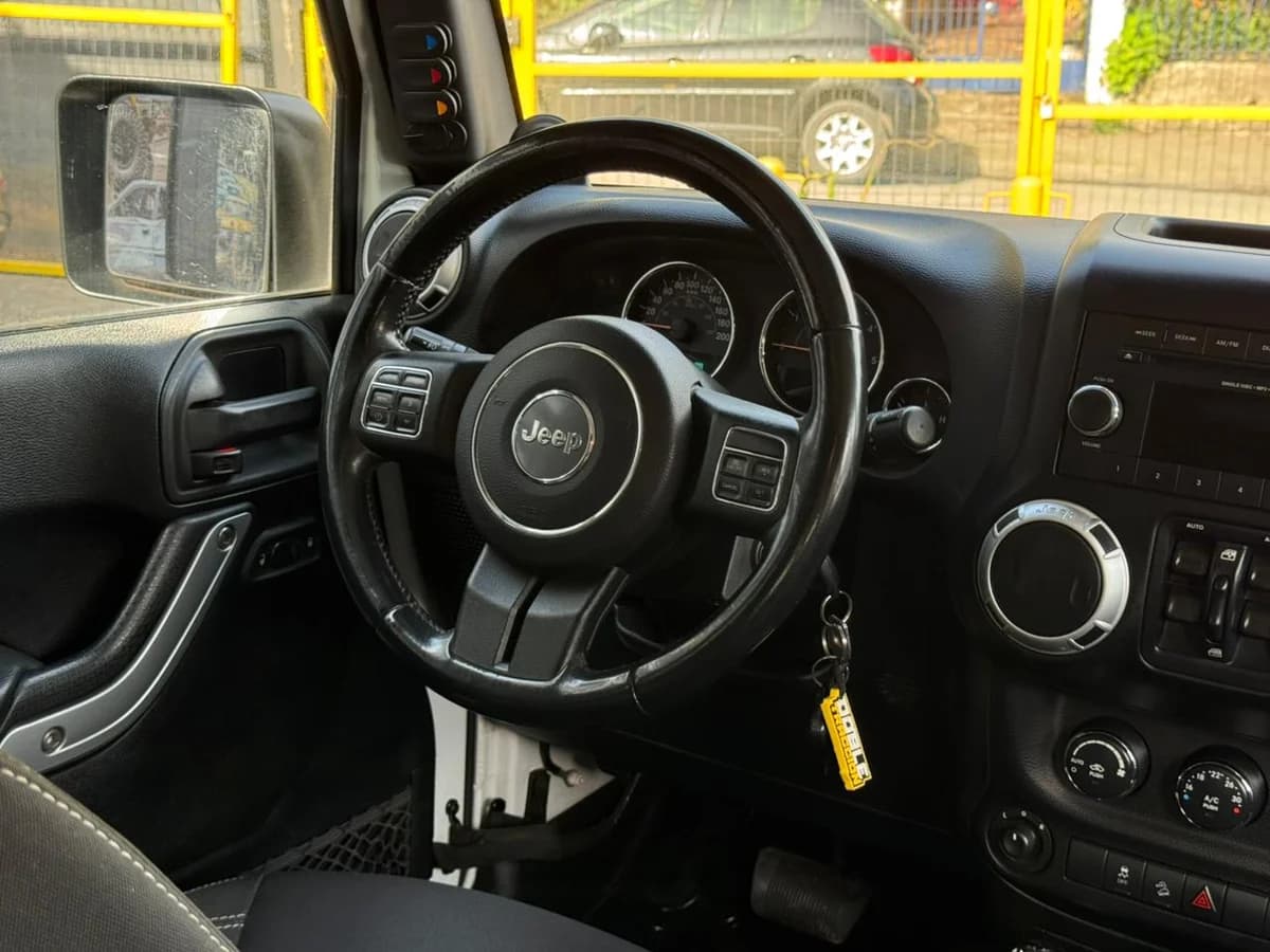 JEEP WRANGLER SAHARA 2.8 AUT - Imagen 10