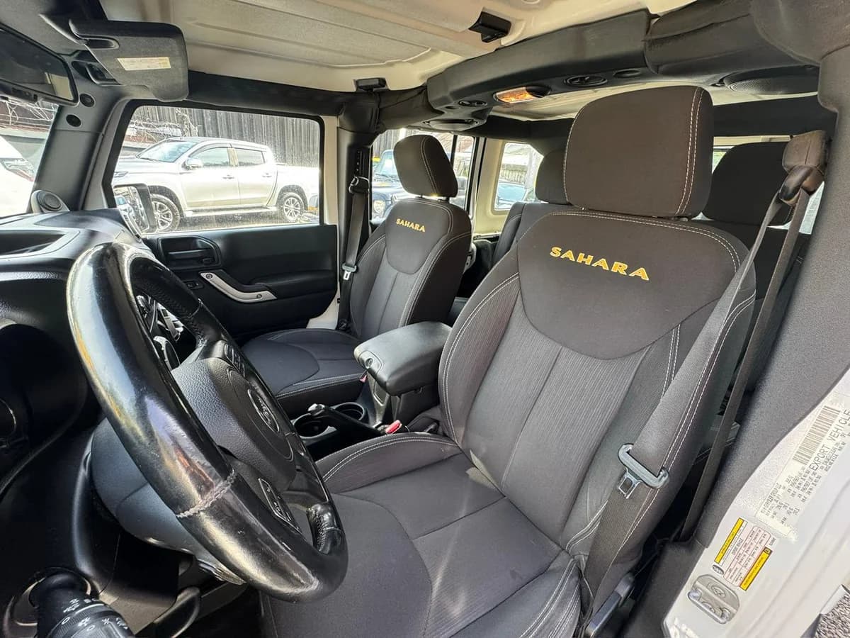 JEEP WRANGLER SAHARA 2.8 AUT - Imagen 12