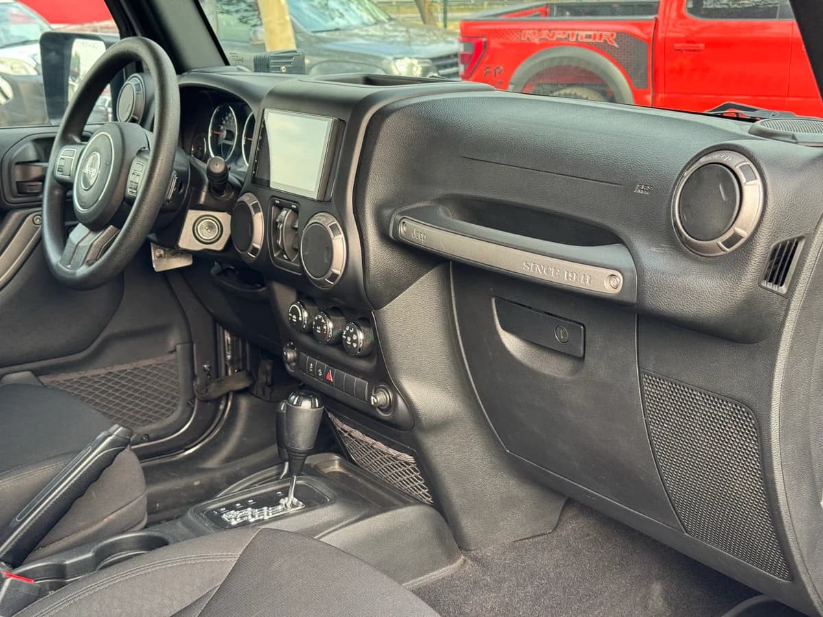 Jeep Wrangler JKU Sport 2018 - Imagen 16