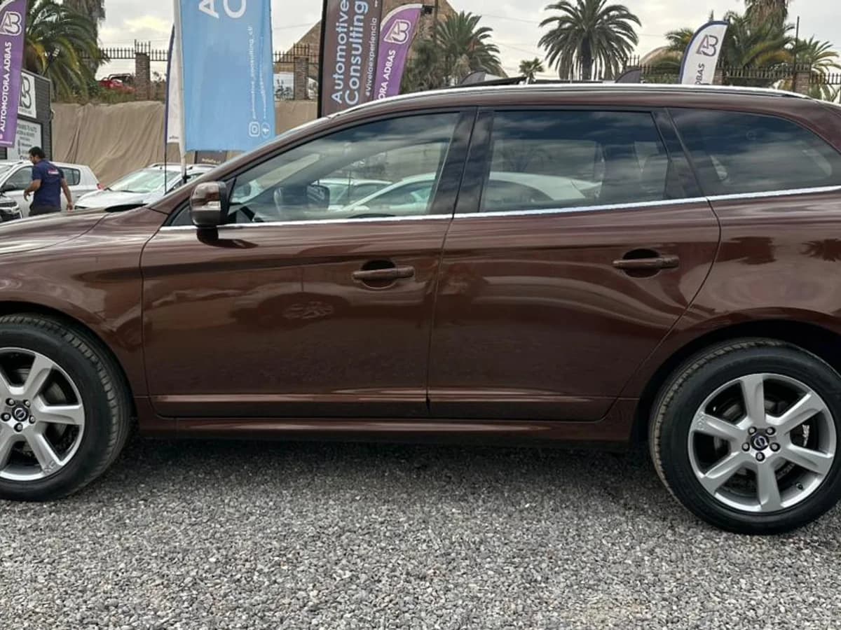 VOLVO XC60 2.0 T5 PLUS AUT LIMITED 2015 - Imagen 14