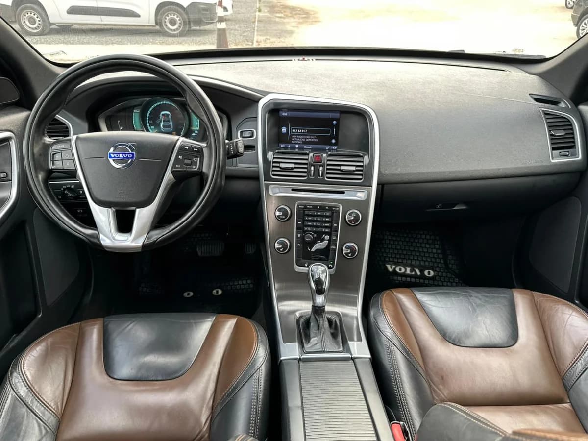 VOLVO XC60 2.0 T5 PLUS AUT LIMITED 2015 - Imagen 23