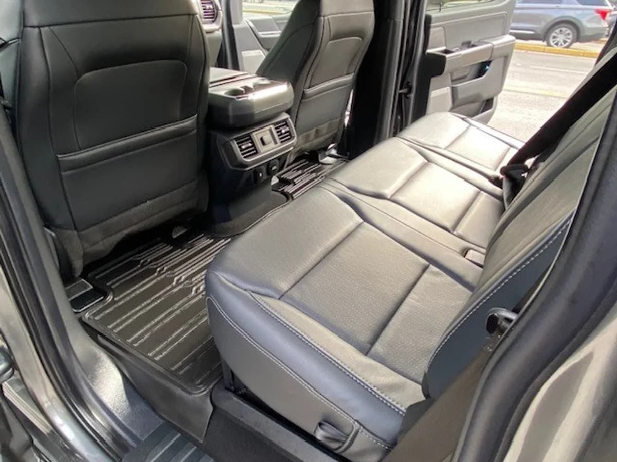 FORD F-150 Lariat Black 4x4 2025 - Imagen 11