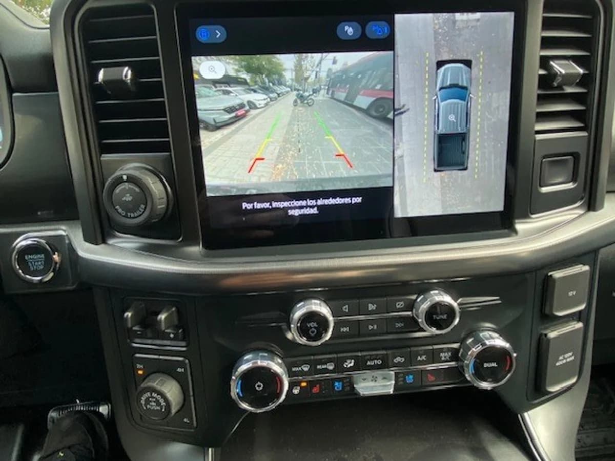 FORD F-150 Lariat Black 4x4 2025 - Imagen 19