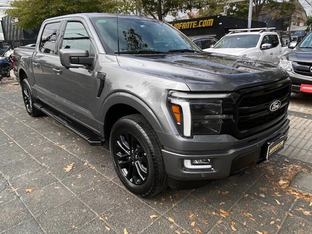 FORD F-150 Lariat Black 4x4 2025 - Imagen 3