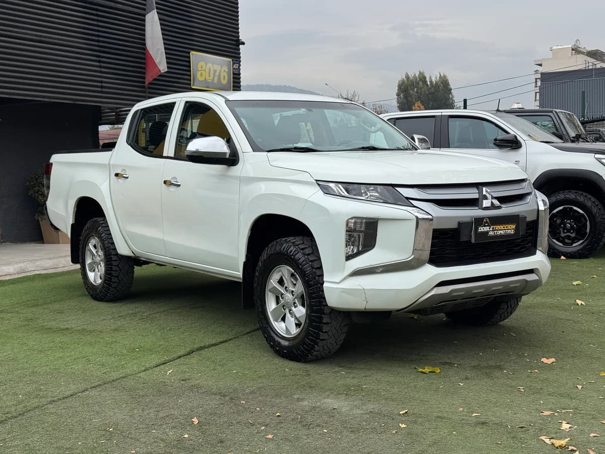 Mitsubishi L200 Katana CRT 2022 - Imagen 1