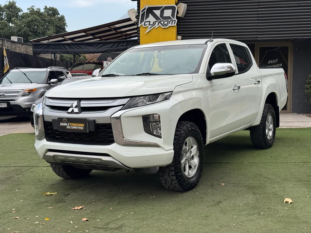 Mitsubishi L200 Katana CRT 2022 - Imagen 3