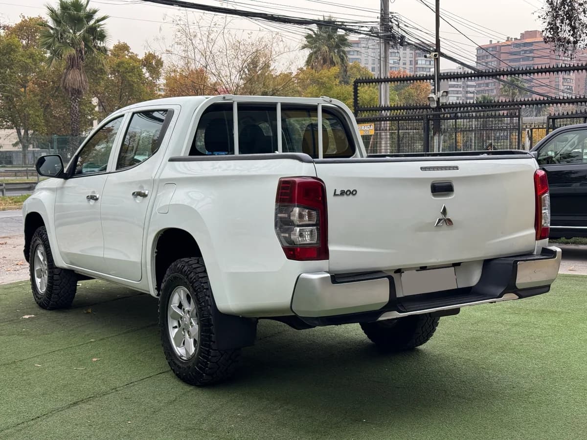 Mitsubishi L200 Katana CRT 2022 - Imagen 5