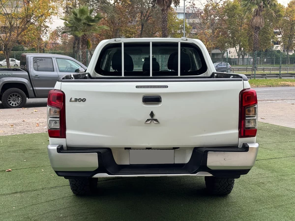 Mitsubishi L200 Katana CRT 2022 - Imagen 6