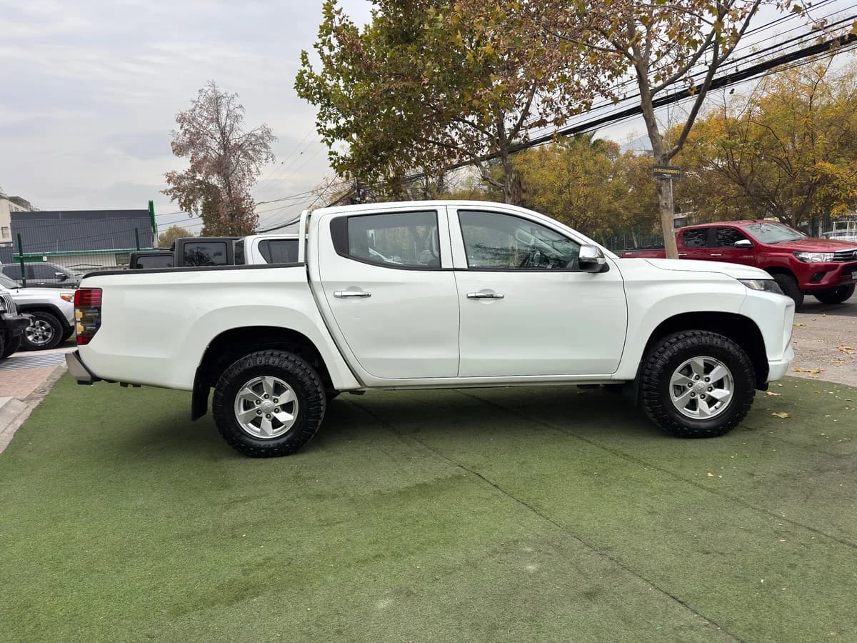 Mitsubishi L200 Katana CRT 2022 - Imagen 8
